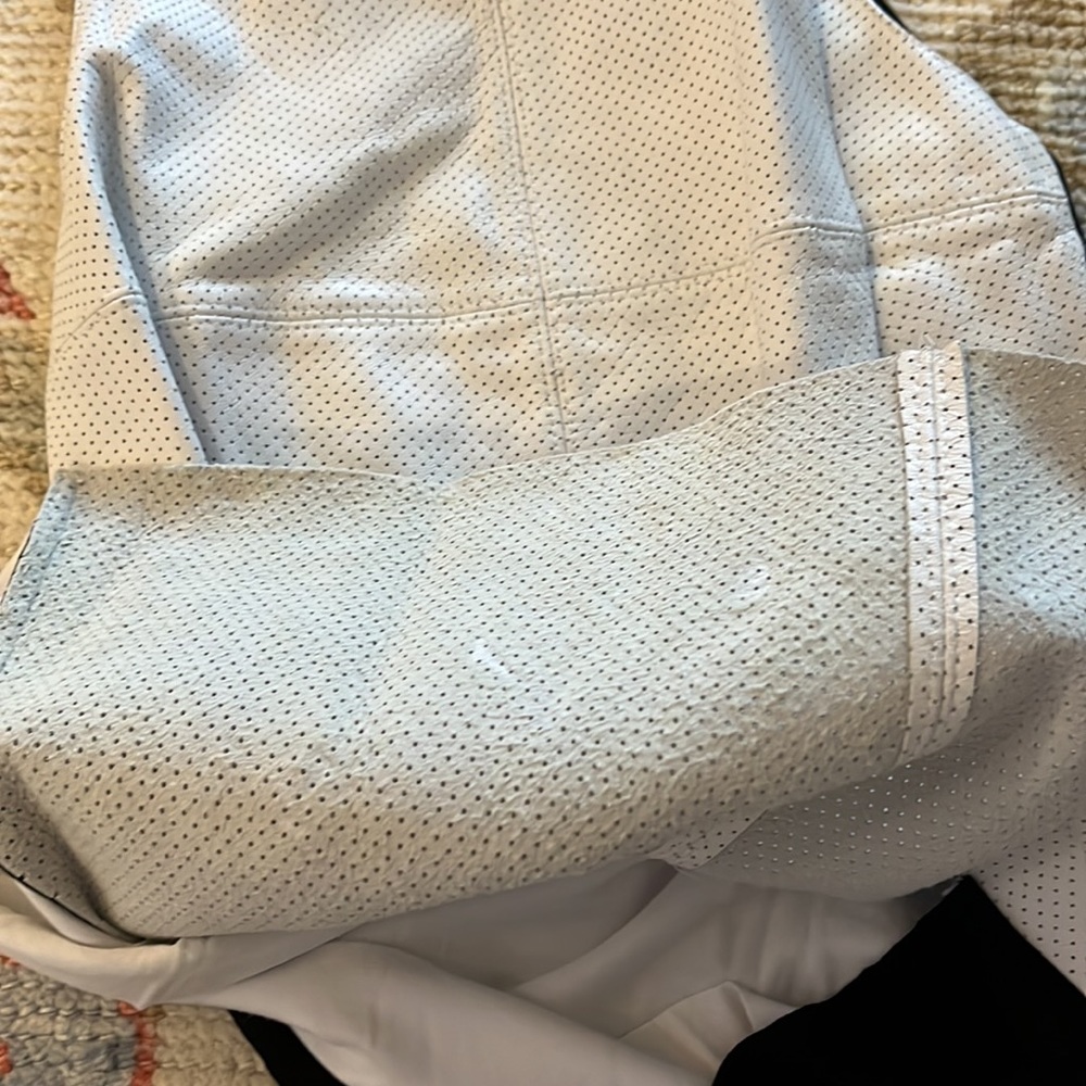 Intermix - Picture 6 of 8